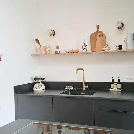 בית נופש Stunning House With Courtyard - *