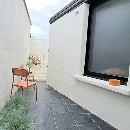 Stunning House With Courtyard - Prázdninový dům Tourcoing