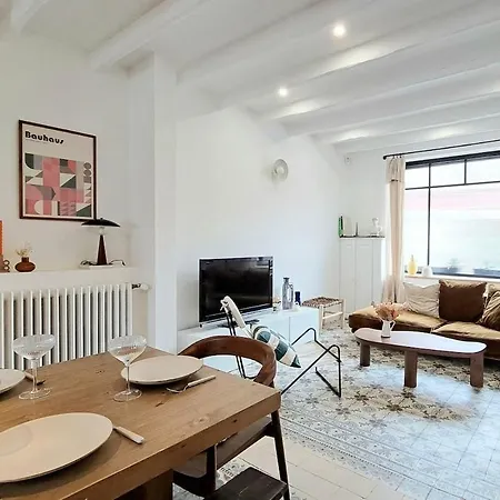 בית נופש Stunning House With Courtyard -