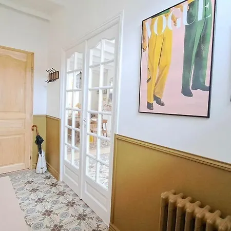 Stunning House With Courtyard - בית נופש טורקואן