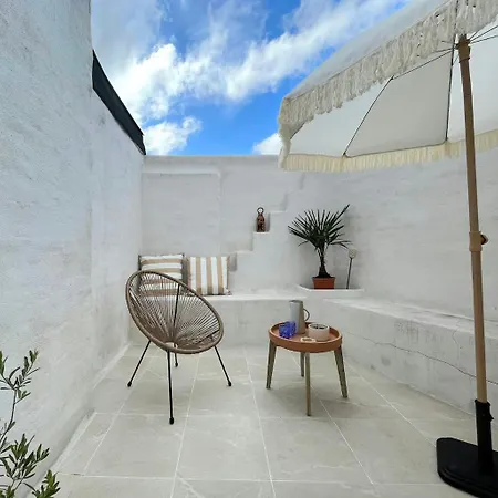 Stunning House With Courtyard - *