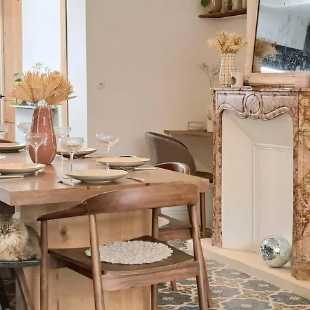 Stunning House With Courtyard - טורקואן