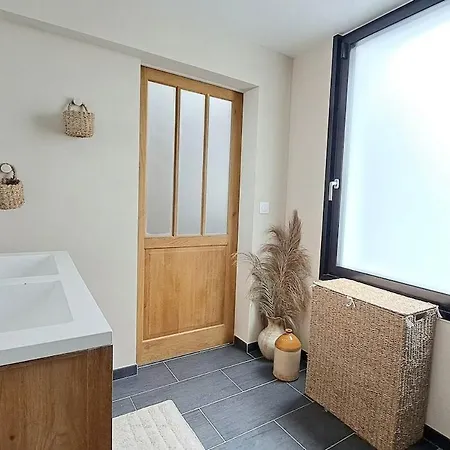 בית נופש Stunning House With Courtyard -