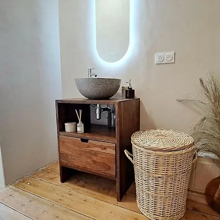 בית נופש Stunning House With Courtyard - טורקואן